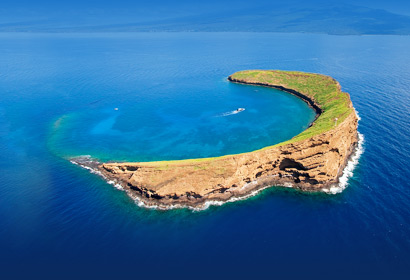 Molokini Crater tour on the top Maui private charter boat.