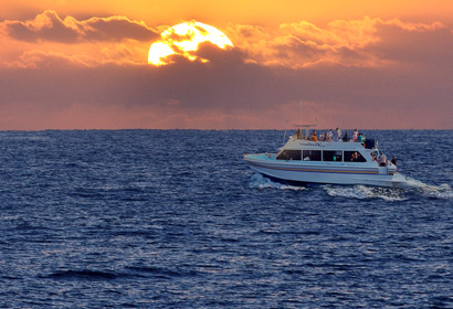 The top sunset cruise for private weddings on Maui.